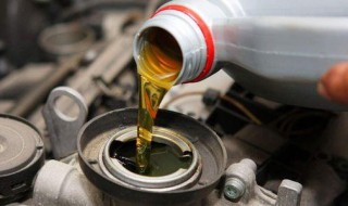 汽车少机油是什么表现 汽车少机油是什么表现啊