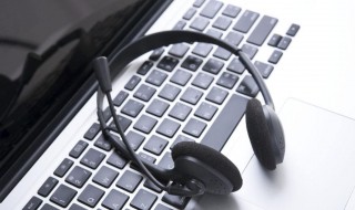 如何知道话筒已接入电脑（话筒怎么接到电脑上）