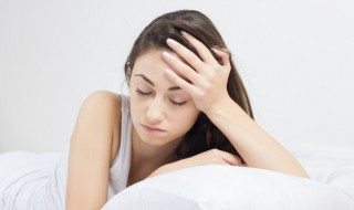 后脑勺长痘痘是什么原因（嘴巴和后脑勺长痘痘是什么原因）