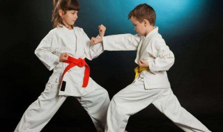 为什么练跆拳道或空手道一定要赤脚 空手道和跆拳道