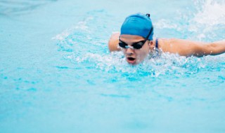 游泳对于老年人的好处（游泳对于老年人的好处英语作文）