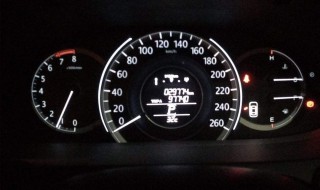 雅阁怎么调时间 本田雅阁怎么调时间