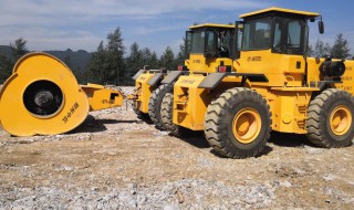 压路机驾驶技巧（压路机驾驶教程）