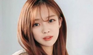 染什么发色显皮肤白（染什么发色显皮肤白显年轻）