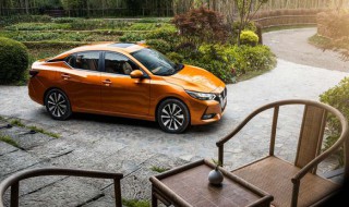 奇骏后排靠背怎么抬起来 日产奇骏后排座椅怎么抬起来