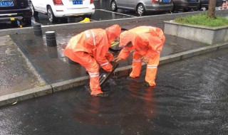 如何用片碱疏通下水道（片碱可以通下水道吗?）