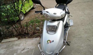 绿源电动车后座怎么开（绿源电动车后座怎么开锁）