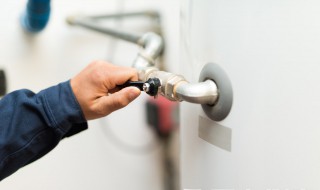 燃气热水器是装厨房好还是阳台好啊 燃气热水器装阳台好吗