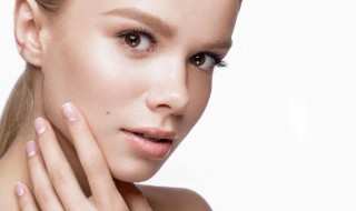 蒸脸器可以用爽肤水吗（蒸脸器可以用爽肤水吗怎么用）