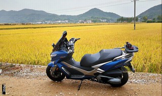 踏板摩托车冒烟得很厉害是怎么回事 踏板摩托车冒烟得很厉害是怎么回事啊