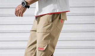 男生卡其色的裤子搭配什么呢 男生卡其色外套配什么颜色裤子