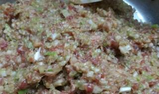 牛肉白菜馅饺子的调馅方法 牛肉白菜馅饺子的调馅方法窍门