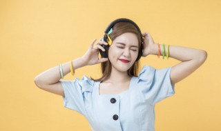 女生脚上戴红绳什么意思 女性脚上戴红绳什么意思