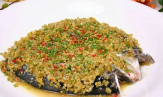 雄鱼头怎么做好吃（雄鱼头怎么做好吃又简单）