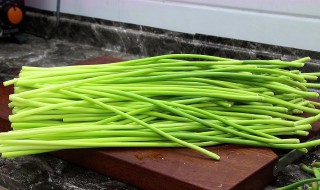 手撕蒜苔的做法（手撕蒜苔的做法大全）