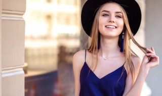 帽子尺寸的大小是按照什么来确定的 帽子尺寸的大小是按照帽檐的长度还是帽