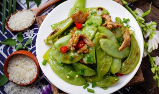 蒜香五花肉炒扁豆的做法（蒜香五花肉炒扁豆的做法窍门）