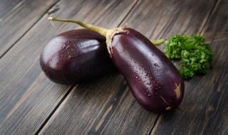 毛豆烧茄子怎么做好吃 毛豆烧茄子的做法