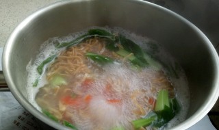 萝卜水煮面的做法（萝卜水煮面的做法窍门）