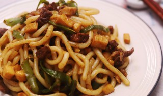 牛肉乌冬面怎么做好吃（牛肉乌冬面怎么做好吃又简单）