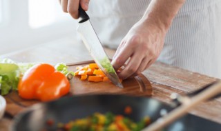 小鸡怎么炖好吃（清炖小鸡怎么炖好吃）