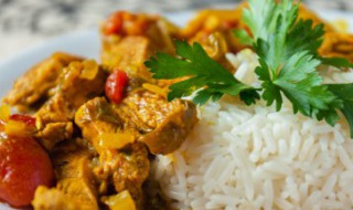 泰式咖喱鸡块的做法（泰式咖喱鸡块的做法大全）