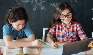 男孩英语怎么读音（男孩英语怎么读音语音）