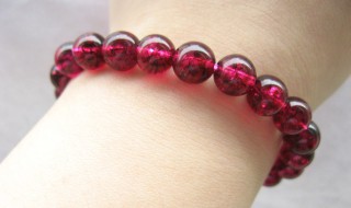 碧玺手链的功效与作用（碧玺手链的功效与作用寓意）