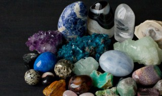 如何挑选海蓝宝 海蓝宝原石吊坠