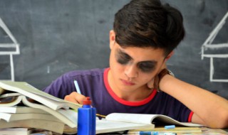 出人意表的意思（出人意表的意思是什么）