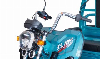 电动三轮车电瓶怎么接 电动三轮车电瓶怎么接电灯