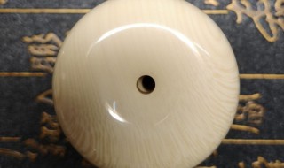 象牙面包圈怎么穿绳子 面包圈怎么系绳子