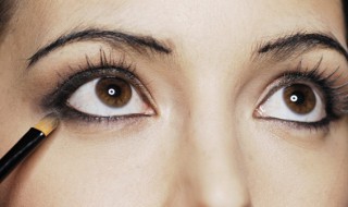 隐形眼镜日抛月抛年抛区别（隐形眼镜日抛月抛年抛区别价格）