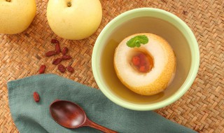 煮冰糖雪梨的正确做法 煮冰糖雪梨的正确做法可以加蜂蜜吗