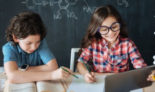 12年义务教育是什么意思 12年义务教育指的是什么