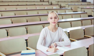 聒噪的读音及含义（聒噪的读音及意思）