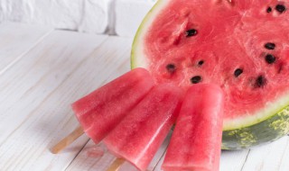西瓜不能跟什么水果一起吃 西瓜不可以跟什么水果一起吃