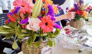 过年如何插花（过年怎么插花好看）