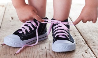 系鞋带方法 系鞋带方法简单又好看