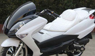 摩托车座椅盖怎么开（本田摩托车座椅盖怎么开）