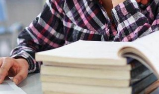 春花秋月中的轻薄是什么意思（春花秋月中的轻薄是什么意思呀）