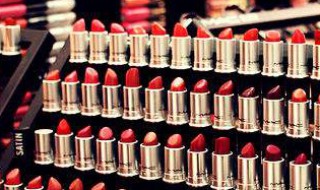 口红用清水可以洗干净吗（口红用清水能擦掉吗）