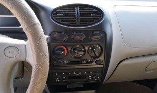 奇瑞qq308空调保险在哪 奇瑞qq308空调保险在哪