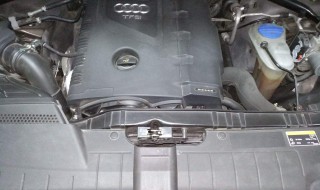 奥迪q5雨刷水箱在哪里 奥迪q5加雨刷水位置