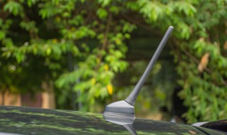 起亚k2车顶天线怎么拆下来 起亚k2车顶上的天线怎么放下来