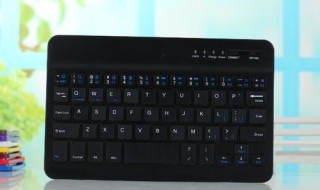 手机怎么显示小键盘了啊 手机上出现小键盘怎么弄