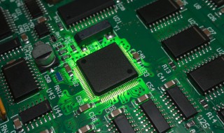 单片机芯片包含哪些主要组成部分? 单片机芯片包含哪些主要组成部分?各有什么主要功能?