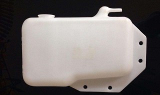 汽车水壶里面有机油是什么原因（发动机水壶里面有机油）