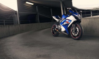 铃木摩托车多少公里换机油滤心（铃木摩托车怎样换机油滤清器）