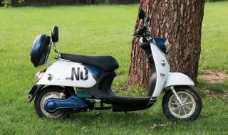 雅迪电动车充电口在哪（雅迪电动车充电口在哪 图解）